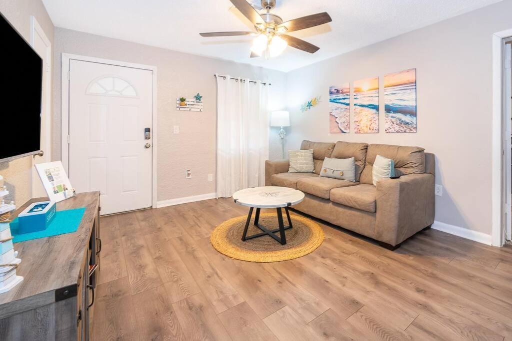 Forever Summer - Entire House! With King Bed! Клиъруотър Екстериор снимка